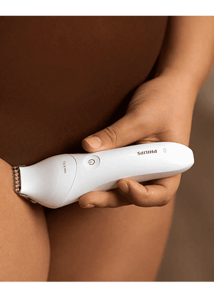 Afeitadora femenina - Philips BRL136/00, Apta para zonas sensibles, Uso en seco y humedo, Más de 4 accesorios, Rosa