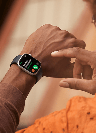 Apple Watch S8 (2022), GPS+CELL, 45 mm,  Caja de acero inoxidable, Vidrio delantero Ion-X, Correa deportiva oro